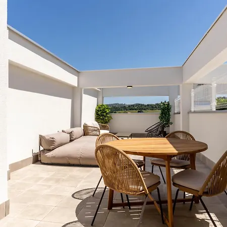 Calle Postigo Bajo 4*