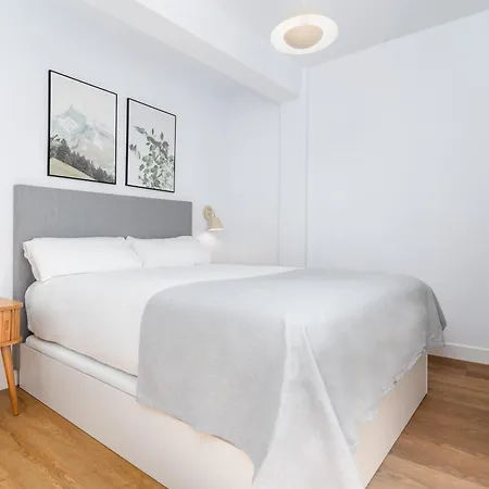 Limehome Calle Postigo Bajo מלון דירות 4*