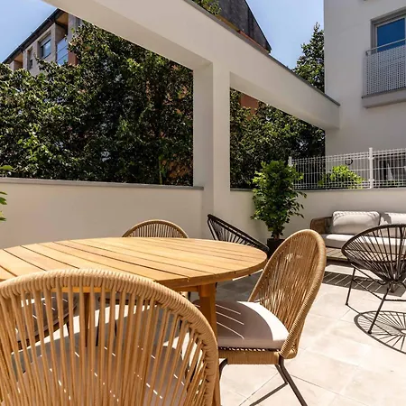 Limehome Calle Postigo Bajo מלון דירות אוביידו