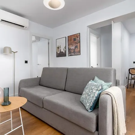 Limehome Calle Postigo Bajo מלון דירות