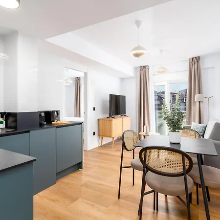 מלון דירות Limehome Calle Postigo Bajo 4*