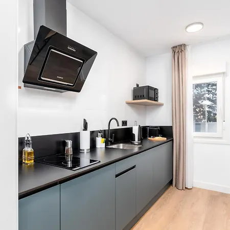Limehome Calle Postigo Bajo 4*